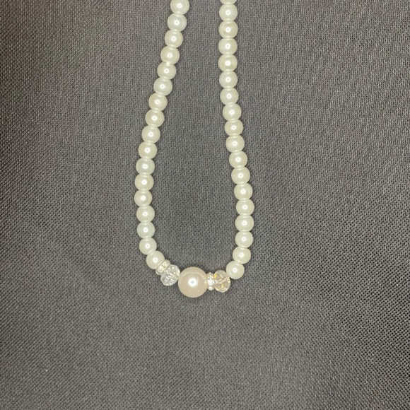 Elegant White Pearl Necklace X2 - Picture 2 of 3